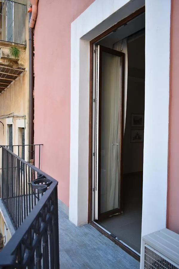 Apartament La Casa Di Gabri Katania 0*,  Włochy